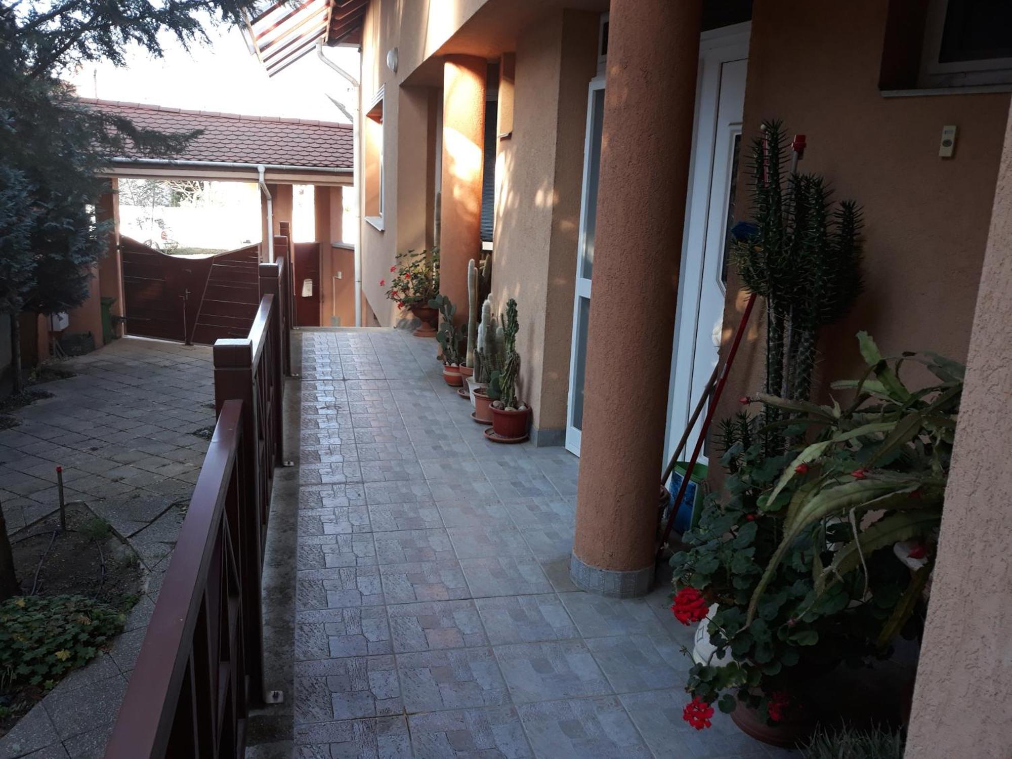 Kenezy Lux Apartman Vendeghaz Hajduszoboszlo Exterior photo