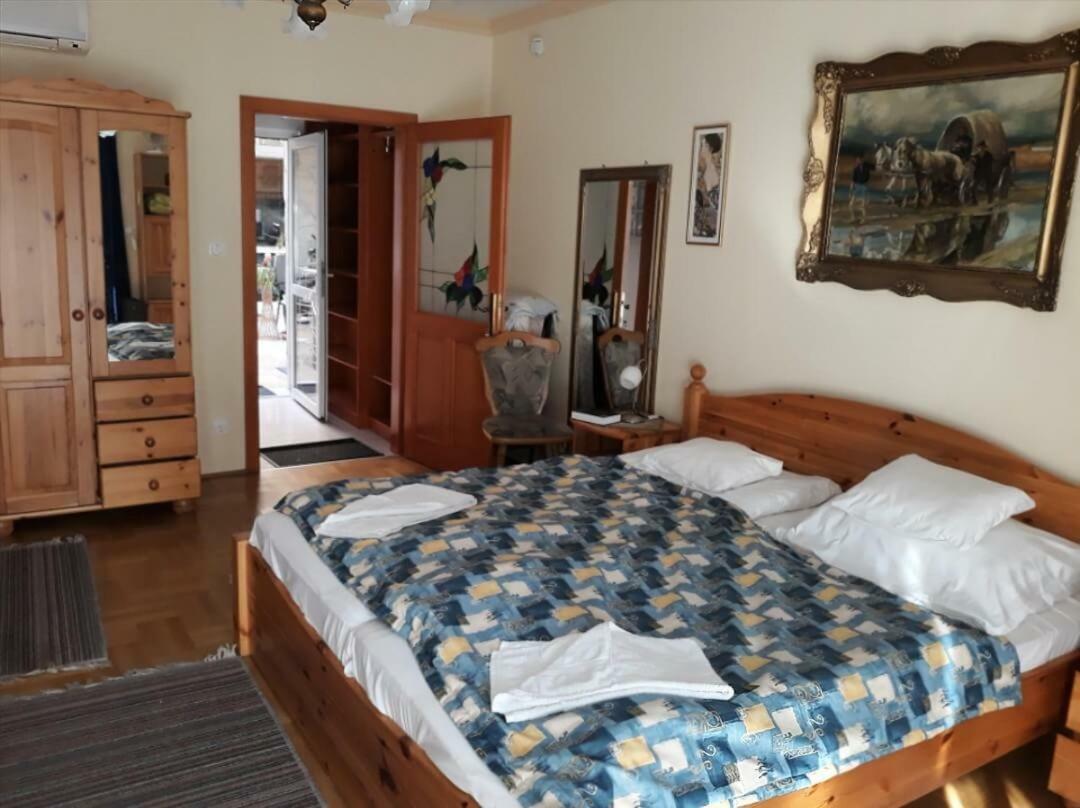 Kenezy Lux Apartman Vendeghaz Hajduszoboszlo Exterior photo